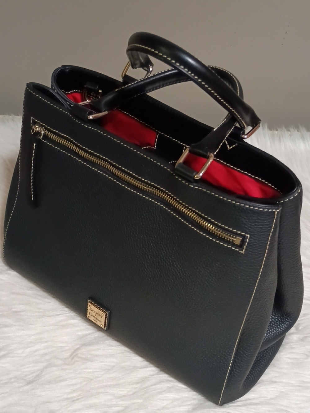Dooney and Bourke Lrg zip satchel in all black pebble leather